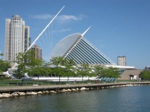 Milwaukee WI DISCOUNT REALTOR city skyline
