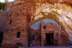 Kanab UT DISCOUNT REALTOR museum cave building